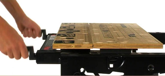 PORTABLE-WORKBENCH-PEGS