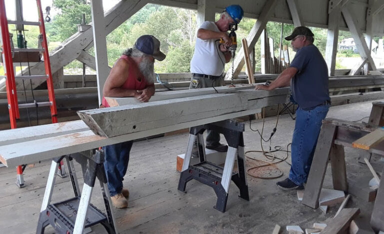How to Use a Sawhorse?