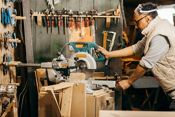 Miter Saw Uses: What Is It and How It Works?